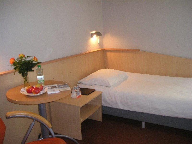 Hotel System 3*